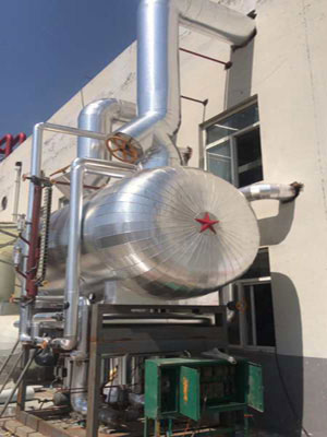 罐體（tǐ）保溫施工方案設備白鐵皮玻璃（lí）棉保溫工程現場